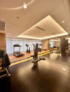 Luxe 1BR BGC with Balcony