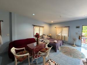 Bohemian apartment at Ya Nui beach