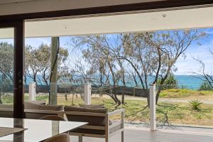 Absolute Beachfront Paradise in Buddina