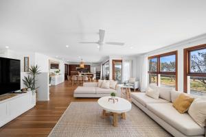 Absolute Beachfront Paradise in Buddina