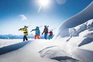 Ferienhaus Fux - Your Lake and Ski Hideaway at Tauplitz near Hallstatt