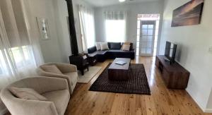 Seabreeze Cottage Cosy Couples Retreat Stay by the Beach