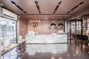 Marigold Sukhumvit - Free Shuttle to BTS Bearing Station