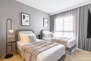 Bangtao Elite 2BR Apartment, Title Legendary F601