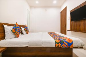 FabHotel Apple Near ITI