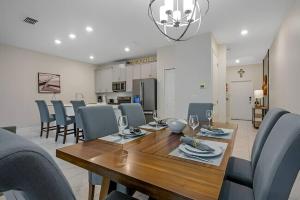 Disney Getaway Townhouse with Private Pool. Book Now CG3435