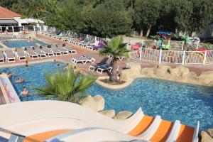 Complexes hoteliers Camping La Pinede : photos des chambres
