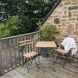 The Oaks A private room in our home With its own entrance with internal doors locked More suited to quieter guests wanting a peaceful stay