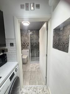 Cosy And Modern 1 Bedroom Bristol Flat Sleeps 3