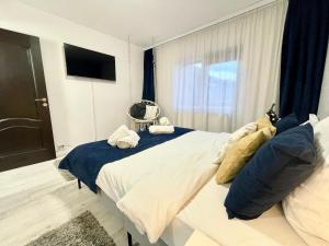 Travelers Nest in the Mountains with a Swing & AC