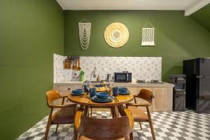 Bella Vita-2BR Villa in Canggu-Pool&Rooftop