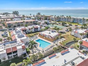 Runaway Bay 283 condo
