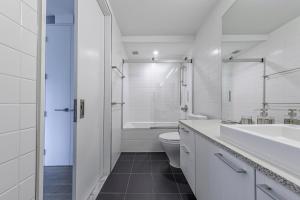 E Village 1BR w Doorman Gym nr Sq NYC-10