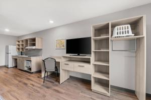 WoodSpring Suites Wilmington Riverfront