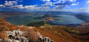 Anastasias Kastoria Cozy Modern Garden Retreat