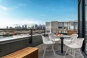 City Meets The Sea Melbourne Penthouse