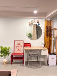 Yolk Room 1 Bangsue - Near MRT