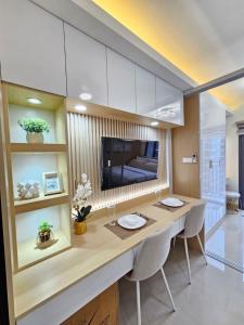 Elegant MOA Condo at Shore Residence near the Bay