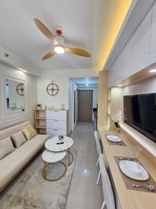 Elegant MOA Condo at Shore Residence near the Bay