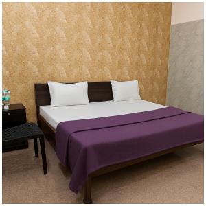 Sunrakh Lane Ashiyana Hotel Shree# Laddoo# Gopal Dham Near Sri Saubhari Rishi Temple pond and Bankey Bihari Temple - Free Wi-Fi With Room Service - Fully Air conditioning Premium Room- Best Hotel In Vrindavan