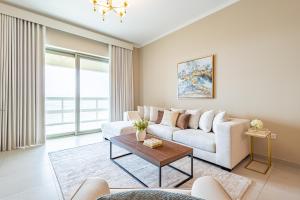 Private Beach - Full Zayed Museum Views - 1 min walk to Mamsha Boulevard and Beach - Ajwan Towers - Massive Balcony - 5 min to Louvre, Zayed National Museum, teamLab Phenomena, National History Museum, Guggenheim and more