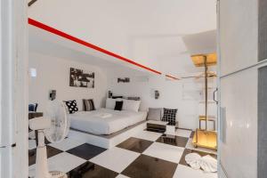 V89 6BR Timeless Design Huge Pool & Mountain View