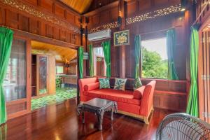 V89 6BR Timeless Design Huge Pool & Mountain View