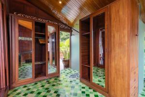 V89 6BR Timeless Design Huge Pool & Mountain View