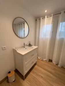 Au Bois Clair, Nature au coeur de la Sologne, Zoo de Beauval, Châteaux de la Loire, WIFI, 1 chambre, 2 lits, 1 SDB