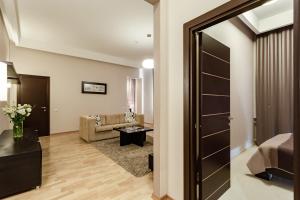 Senator Victory Square