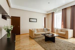 Senator Victory Square