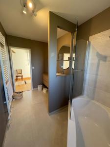 10 min Chambord, Bike Path, ideal for families