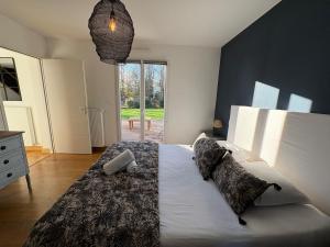 10 min Chambord, Bike Path, ideal for families