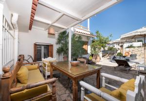 Villa Arancia Private Pool, 2 Jacuzzis & BBQ Area