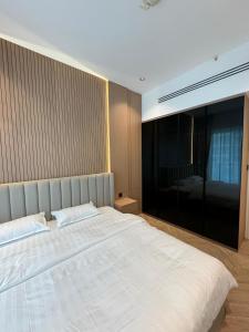 Burj Khalifa & Canal View Apartment