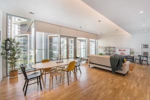 Free housekeeping visits during your stay - StayShort - Delightful 1BR in Bluewaters Island - JBR Walk