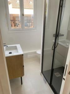 Le T2 Lumière dIvry Accès Jardin IDEAL 4 Personnes proche métro et toutes commodités