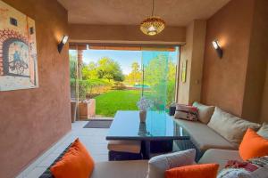 VIVASTAY Marrakech - Prestigia Topaze- Terrace overlooking garden & pool