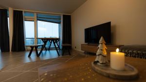 Midnight Sun City Suite