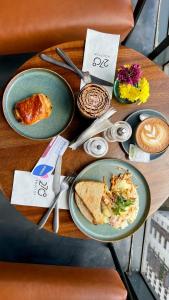 Escada Studio & 2-bedroom, Rooftop Swimming Pool, Gym, Workspace, Wonderiss Homes Westland Living