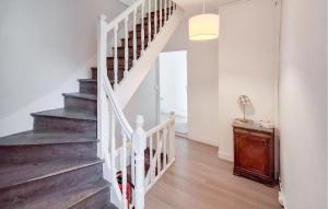 1 Bedroom Awesome Apartment In Carnac