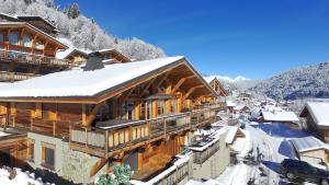 Apt Le Rocher - close to town with Hot tub for 8ppl+2kids