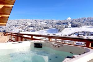 Apt Le Rocher - close to town with Hot tub for 8ppl+2kids