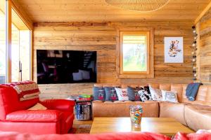 Apt Le Rocher - close to town with Hot tub for 8ppl+2kids