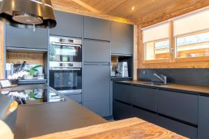 Apt Le Rocher - close to town with Hot tub for 8ppl+2kids