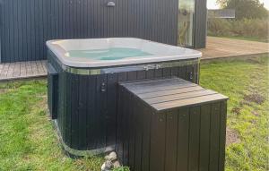 Awesome Home In Føllenslev With Wifi