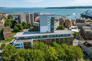 Knots - Minutes from Poole Quay Poole Town