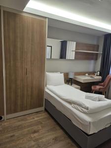 Frezya - Exclusively Woman