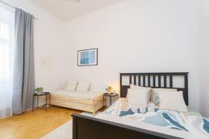 Quiet Apartment Near River and City Center