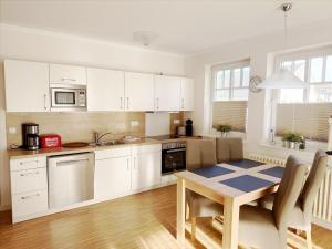 Dünenpark Binz - Komfortplus Ferienwohnung mit 1 Schlafzimmer und Balkon im Obergeschoss 230